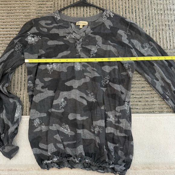 Democracy Camo Sparkle Lace up Neck Line Long Sleeve - Picture 6 of 7